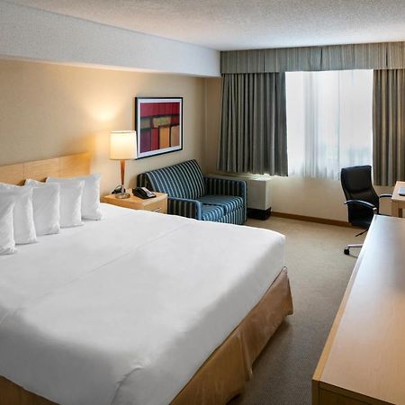 Quality Inn And Suites Montreal East Eksteriør billede